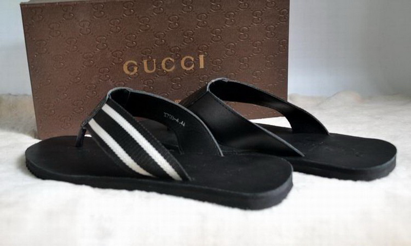 Gucci Slippers Woman--224